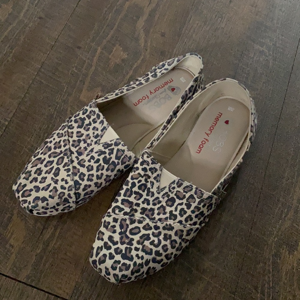 Bob’s cheetah print shoes